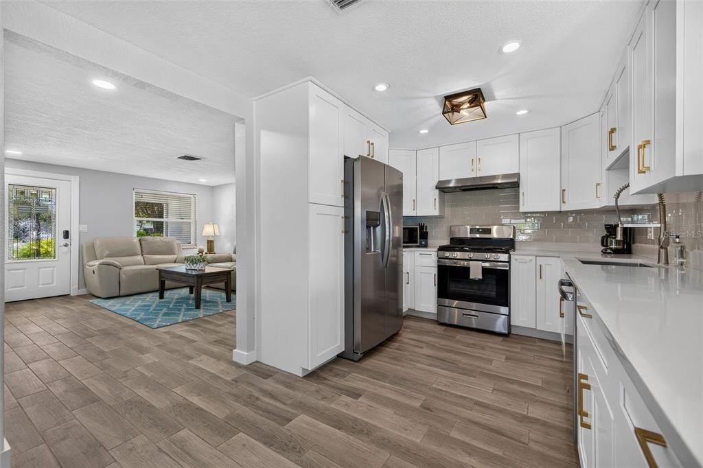 For Sale: $949,000 (3 beds, 2 baths, 1676 Square Feet)