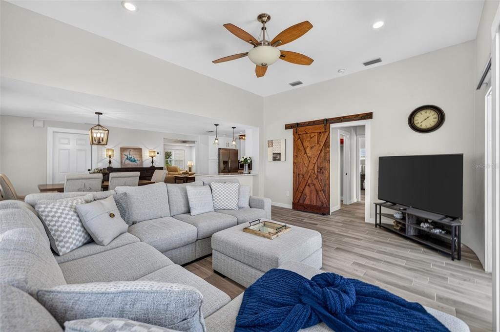 For Sale: $949,000 (3 beds, 2 baths, 1676 Square Feet)