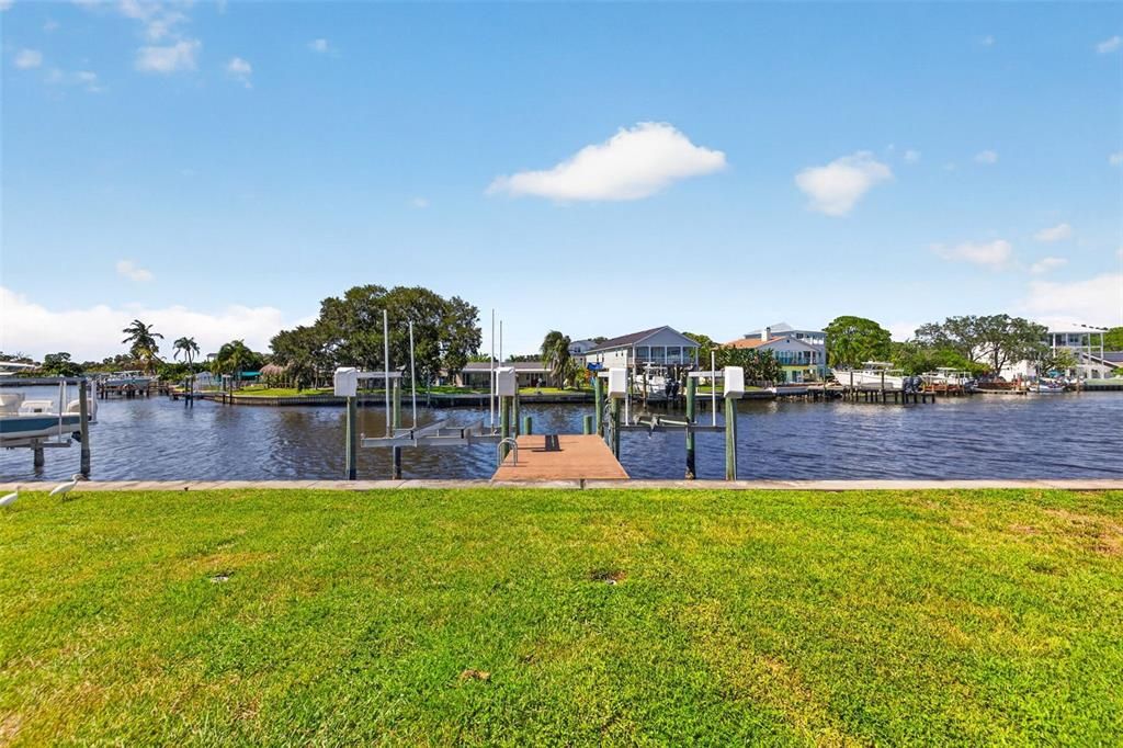 For Sale: $949,000 (3 beds, 2 baths, 1676 Square Feet)