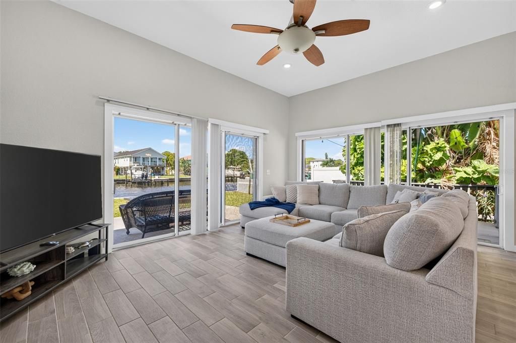 For Sale: $949,000 (3 beds, 2 baths, 1676 Square Feet)