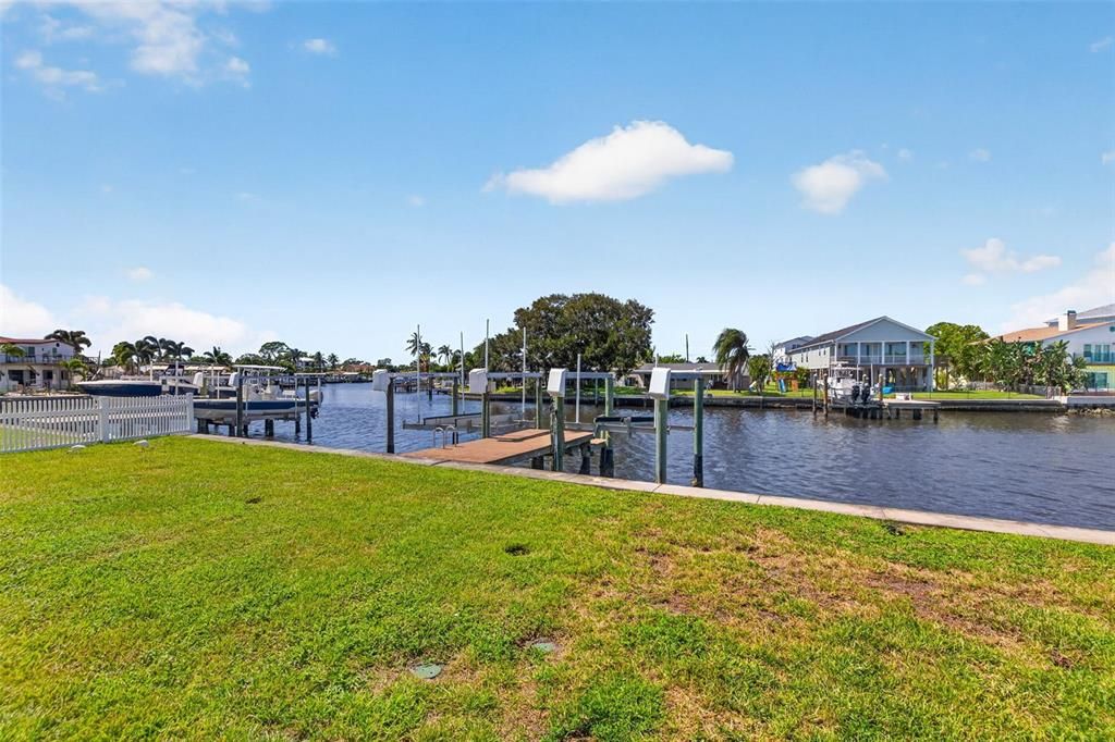 For Sale: $949,000 (3 beds, 2 baths, 1676 Square Feet)