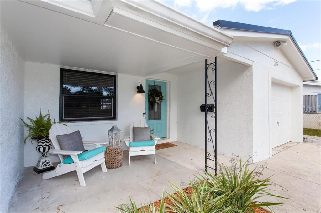 For Sale: $949,000 (3 beds, 2 baths, 1676 Square Feet)