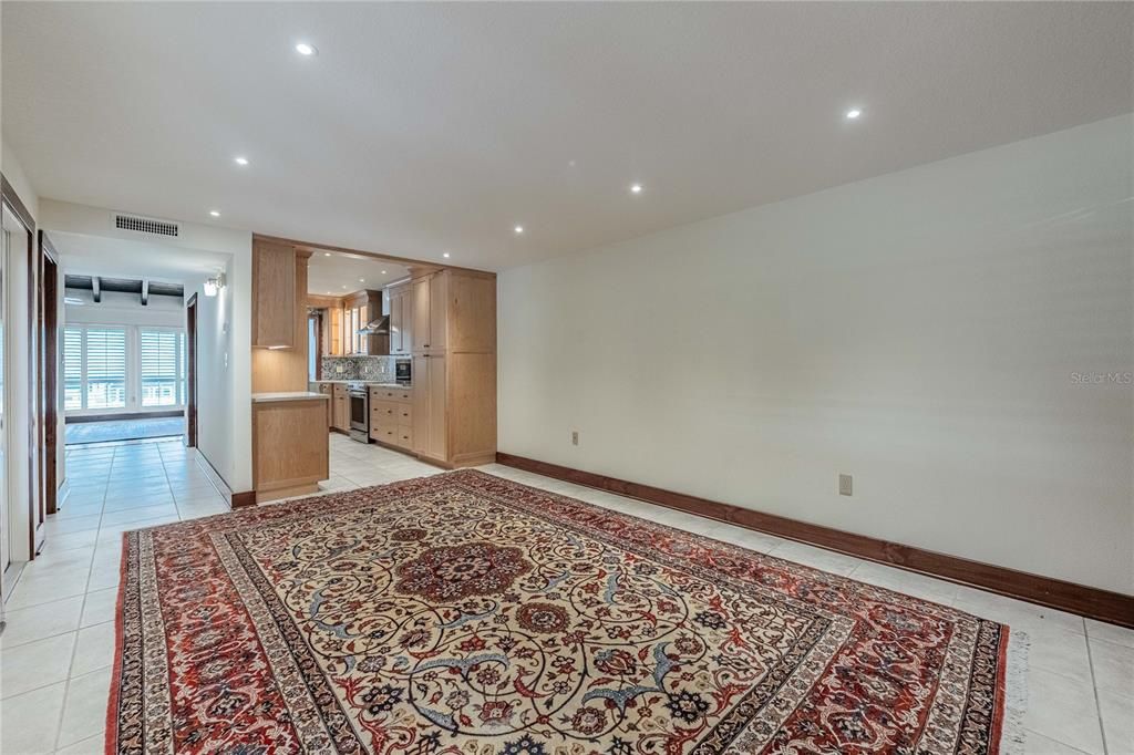 For Sale: $339,900 (3 beds, 2 baths, 1932 Square Feet)