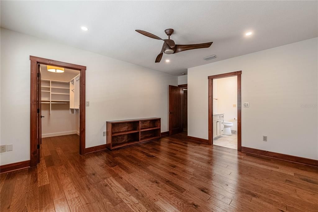 For Sale: $339,900 (3 beds, 2 baths, 1932 Square Feet)