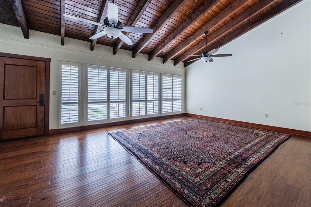For Sale: $339,900 (3 beds, 2 baths, 1932 Square Feet)