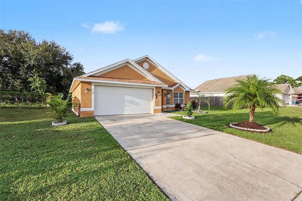 For Sale: $318,000 (3 beds, 2 baths, 1808 Square Feet)