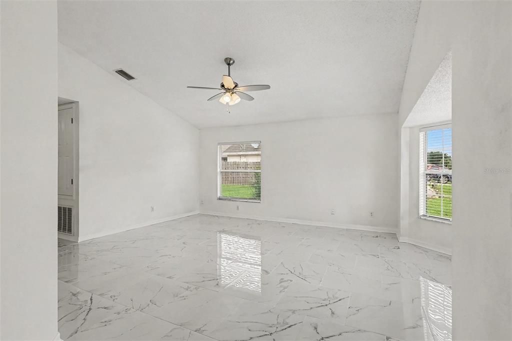 For Sale: $318,000 (3 beds, 2 baths, 1808 Square Feet)