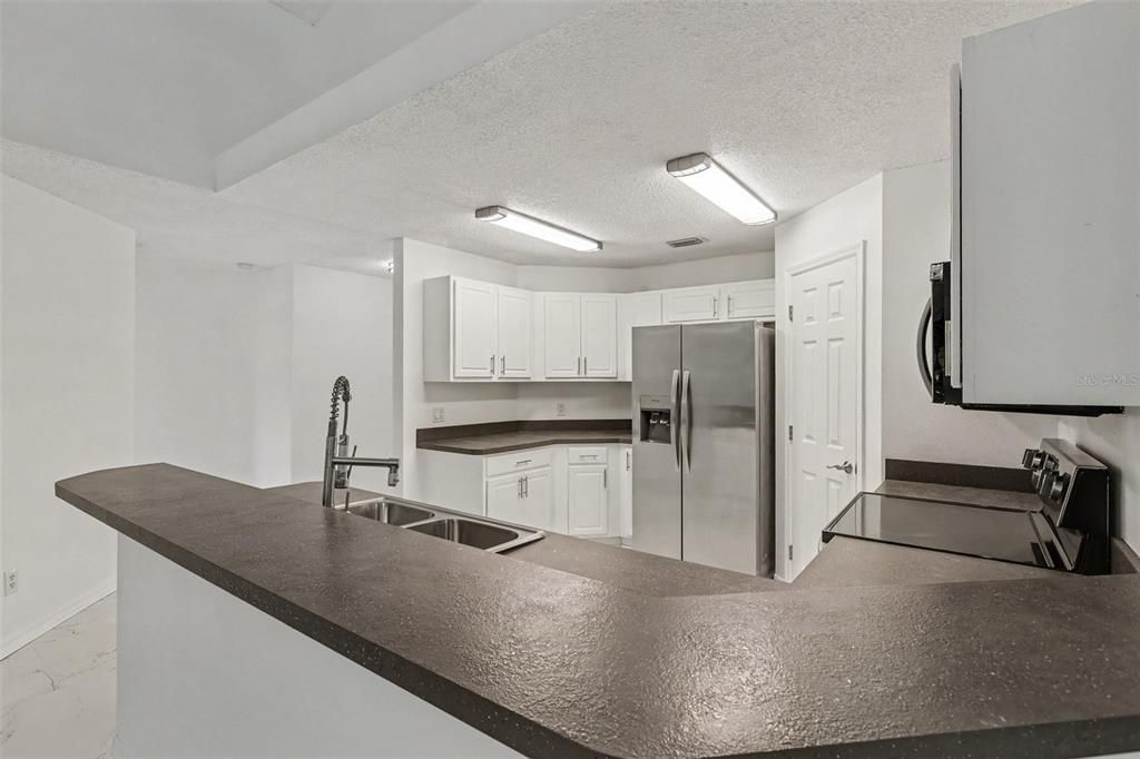 For Sale: $318,000 (3 beds, 2 baths, 1808 Square Feet)