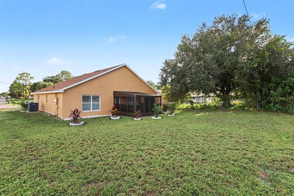 For Sale: $318,000 (3 beds, 2 baths, 1808 Square Feet)