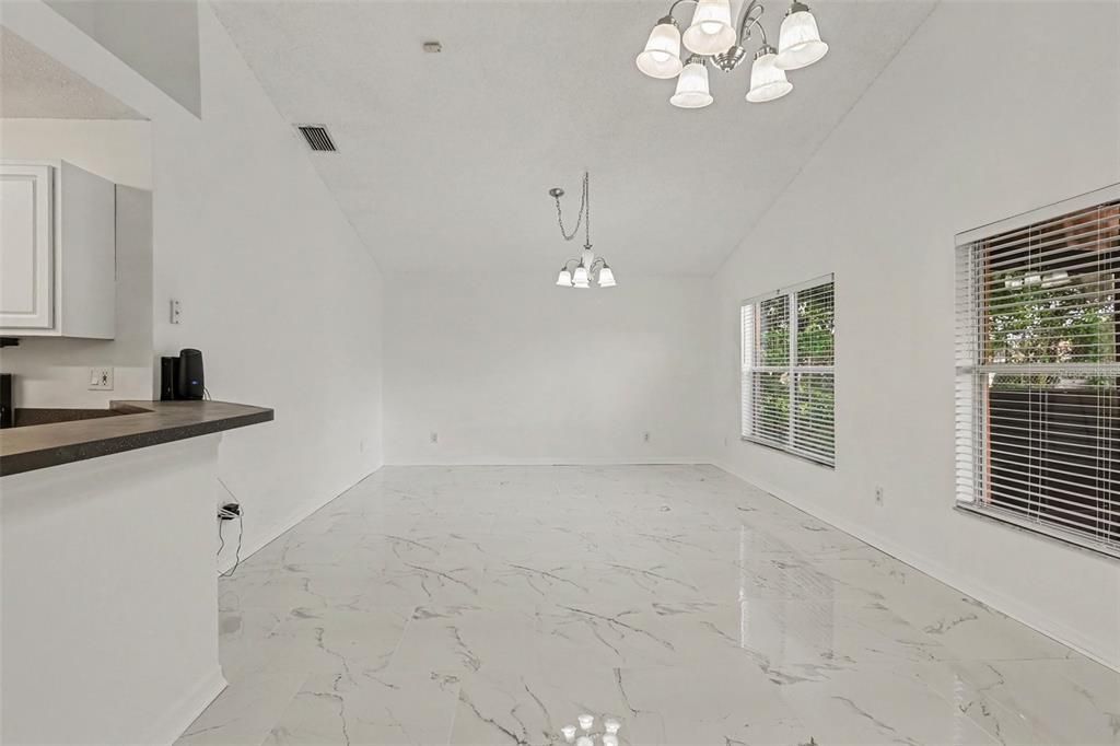 For Sale: $318,000 (3 beds, 2 baths, 1808 Square Feet)