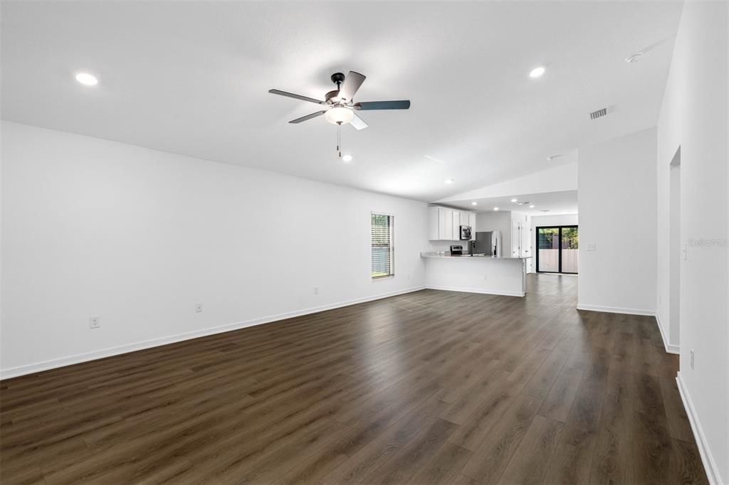 En Venta: $327,900 (3 camas, 2 baños, 1707 Pies cuadrados)