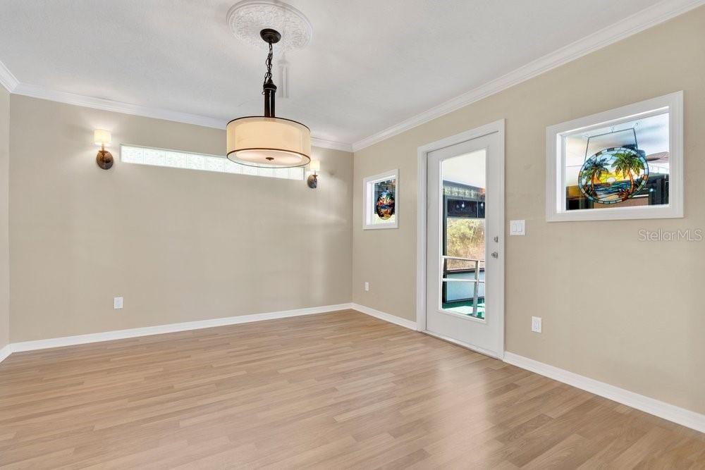 For Sale: $499,900 (3 beds, 2 baths, 1528 Square Feet)