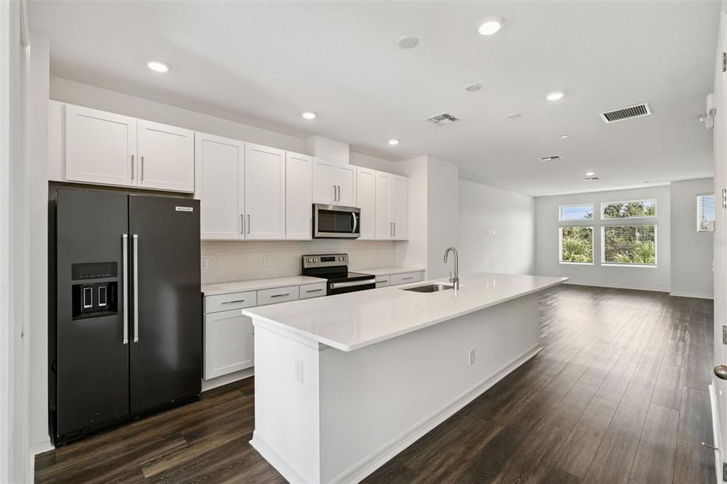 For Sale: $525,000 (3 beds, 3 baths, 2016 Square Feet)