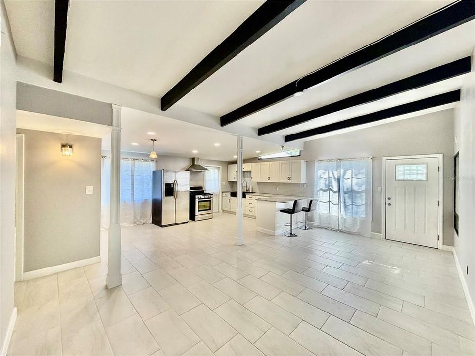 En Venta: $299,000 (2 camas, 1 baños, 888 Pies cuadrados)