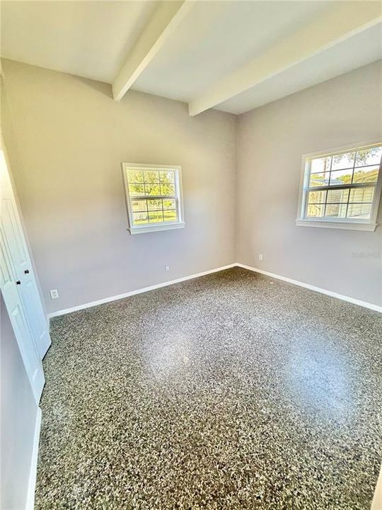 En Venta: $299,000 (2 camas, 1 baños, 888 Pies cuadrados)