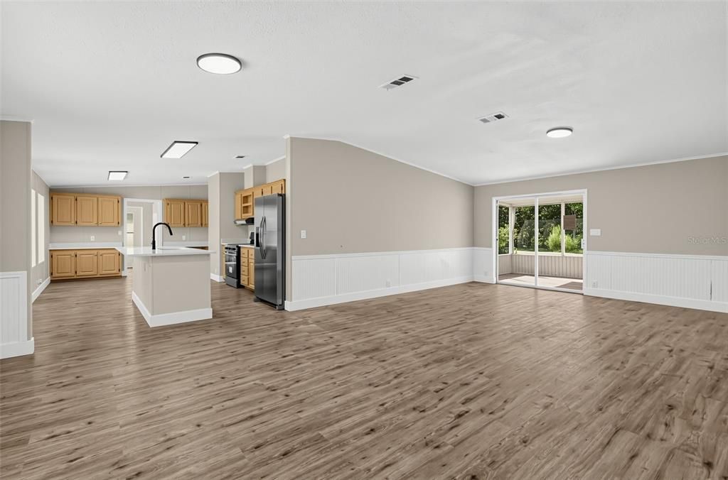 For Sale: $329,900 (3 beds, 2 baths, 1620 Square Feet)