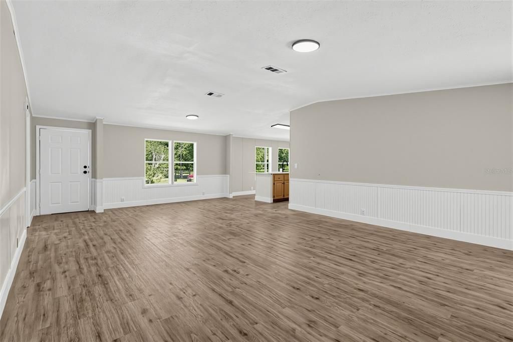 For Sale: $329,900 (3 beds, 2 baths, 1620 Square Feet)