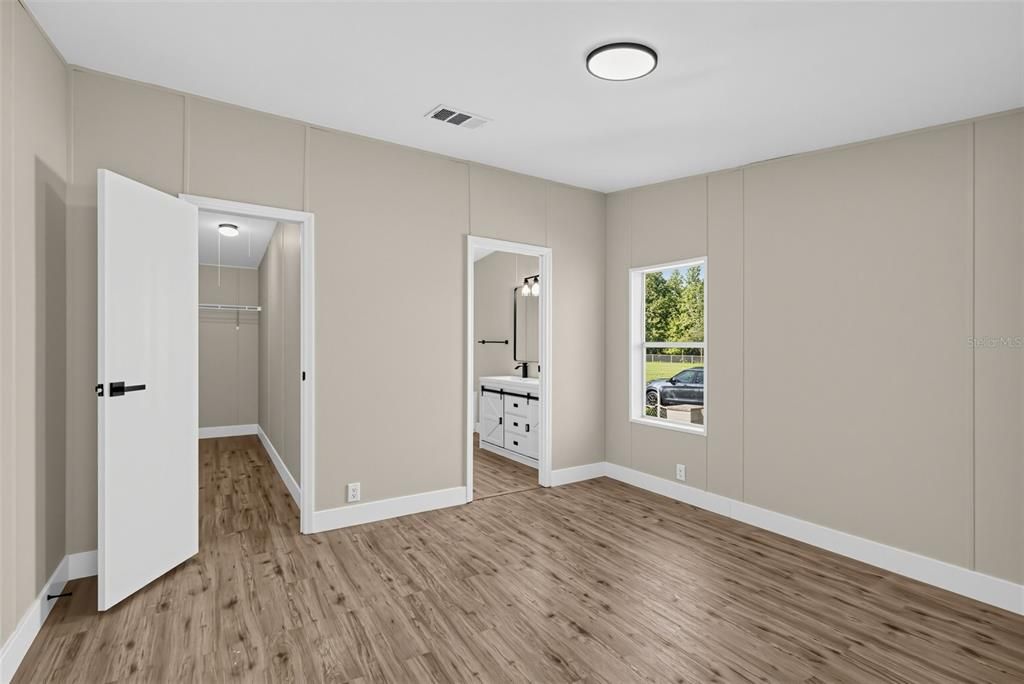 For Sale: $329,900 (3 beds, 2 baths, 1620 Square Feet)