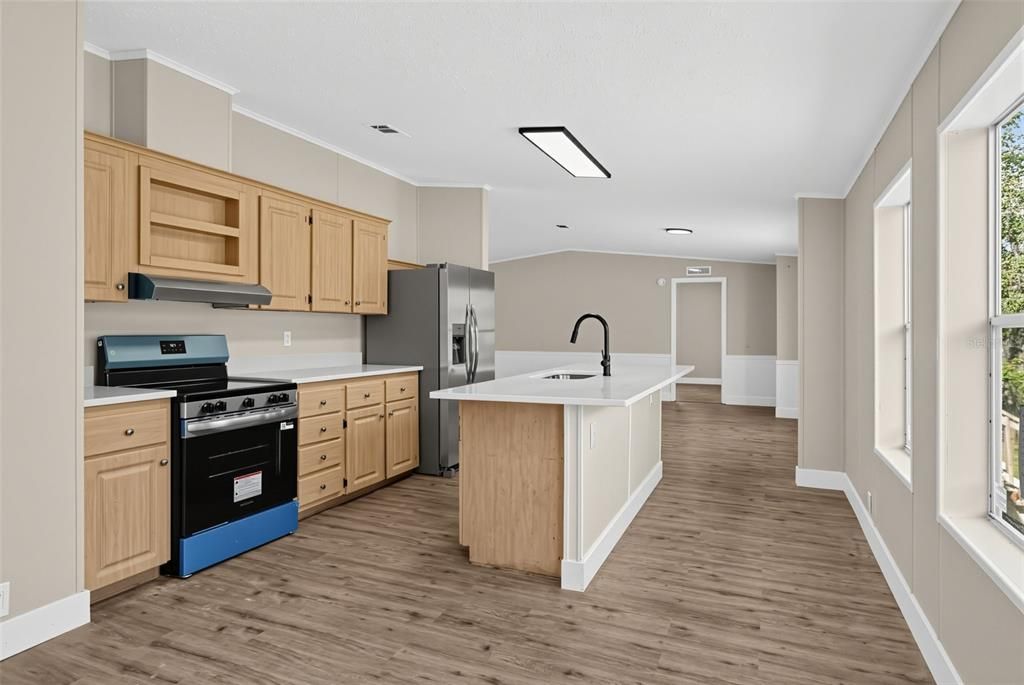 For Sale: $329,900 (3 beds, 2 baths, 1620 Square Feet)