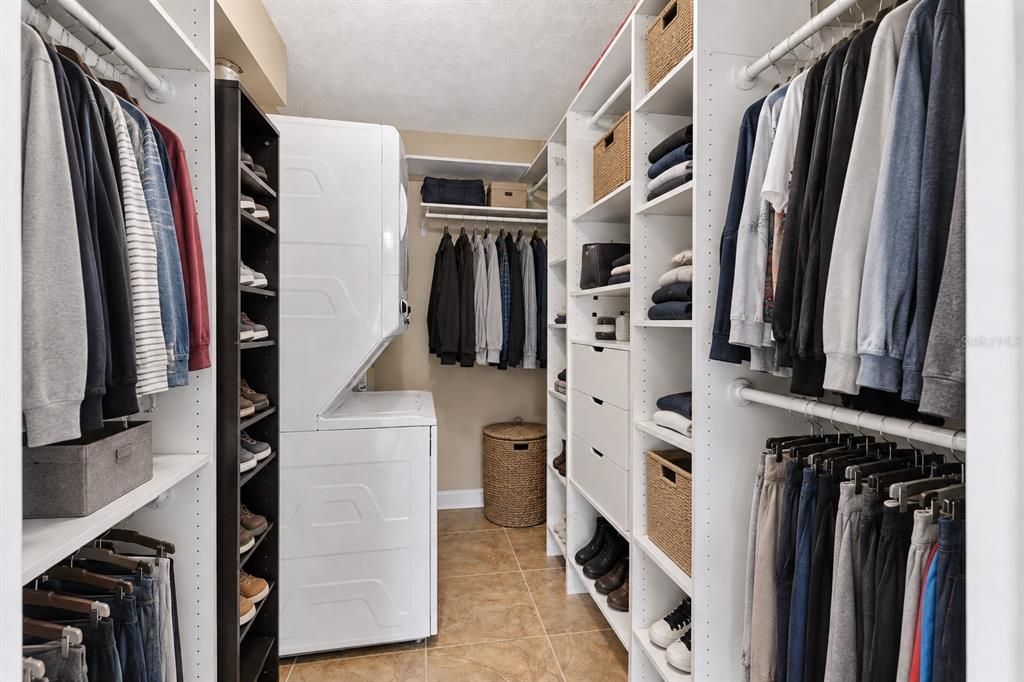 For Sale: $185,000 (2 beds, 2 baths, 870 Square Feet)