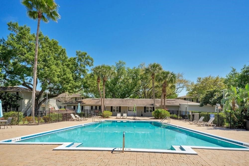 For Sale: $185,000 (2 beds, 2 baths, 870 Square Feet)