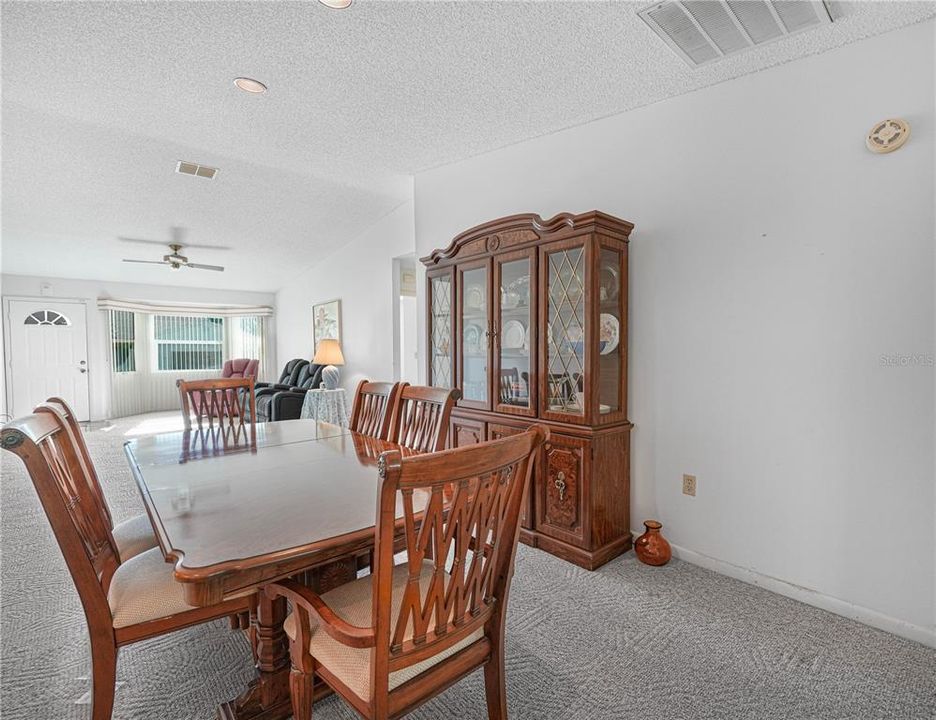 For Sale: $210,000 (2 beds, 2 baths, 1561 Square Feet)