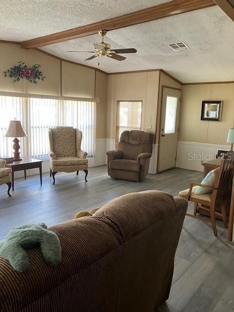 For Sale: $135,000 (2 beds, 2 baths, 1380 Square Feet)