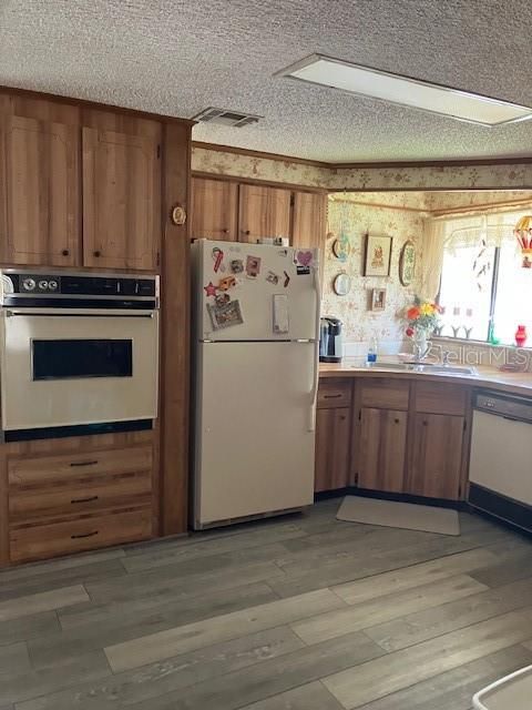 For Sale: $135,000 (2 beds, 2 baths, 1380 Square Feet)