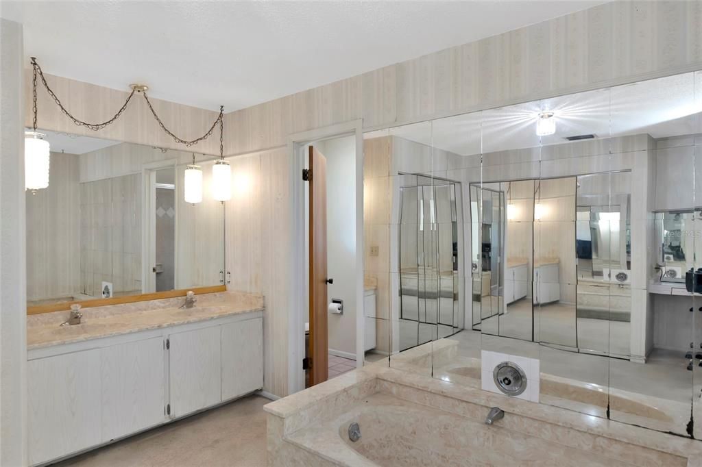 For Sale: $549,000 (3 beds, 2 baths, 1857 Square Feet)
