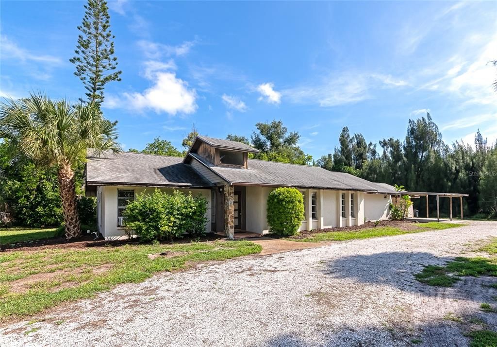 For Sale: $549,000 (3 beds, 2 baths, 1857 Square Feet)