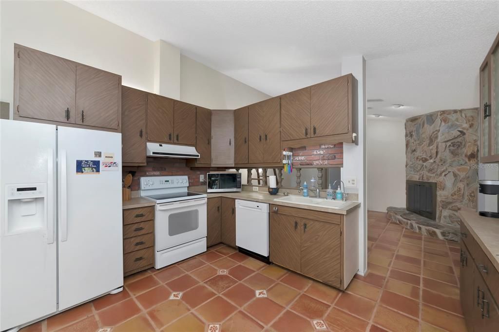 For Sale: $549,000 (3 beds, 2 baths, 1857 Square Feet)