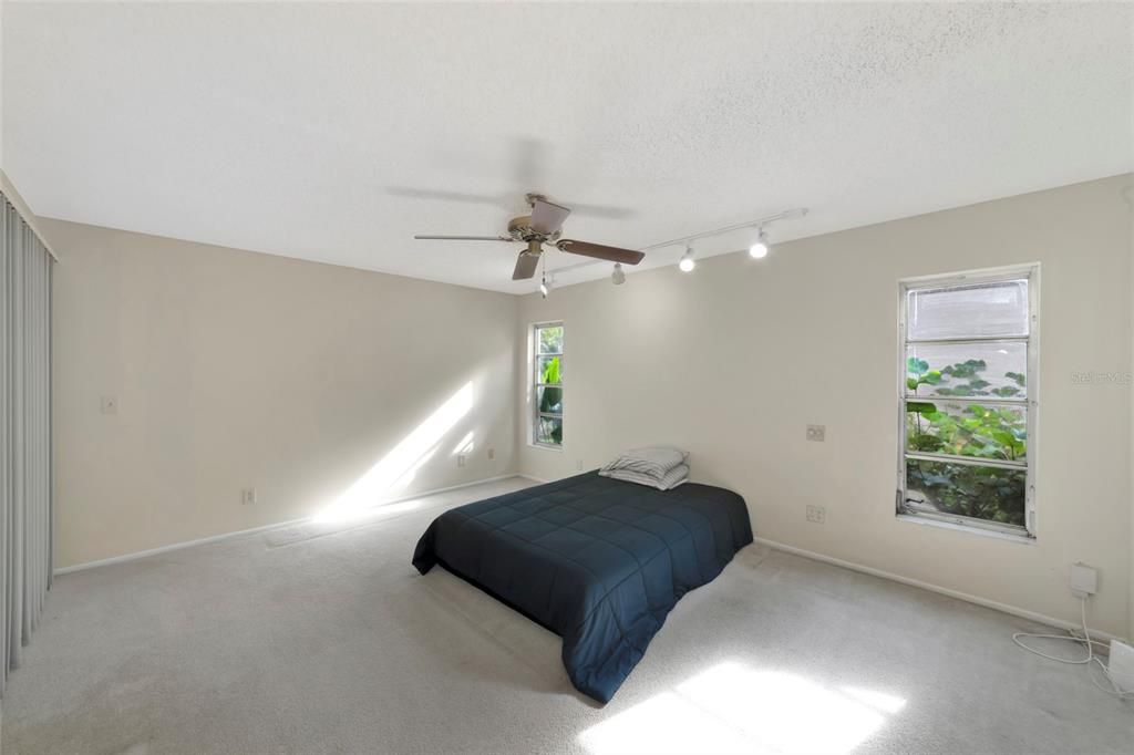 For Sale: $549,000 (3 beds, 2 baths, 1857 Square Feet)
