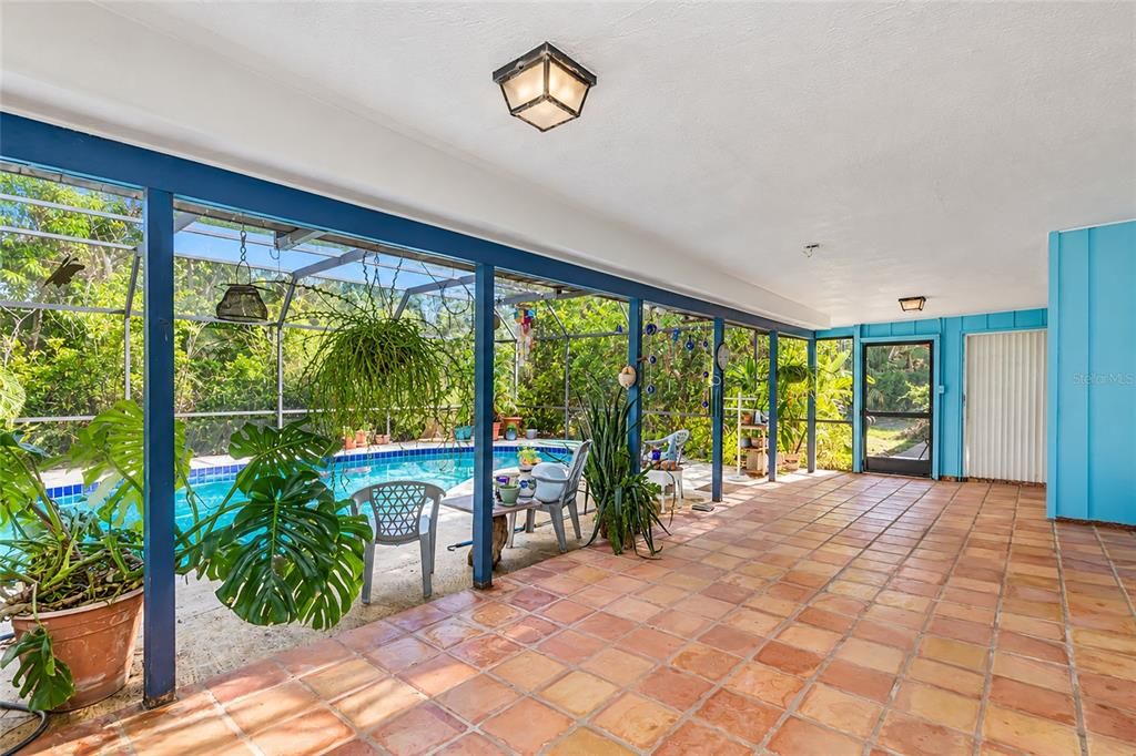 For Sale: $549,000 (3 beds, 2 baths, 1857 Square Feet)