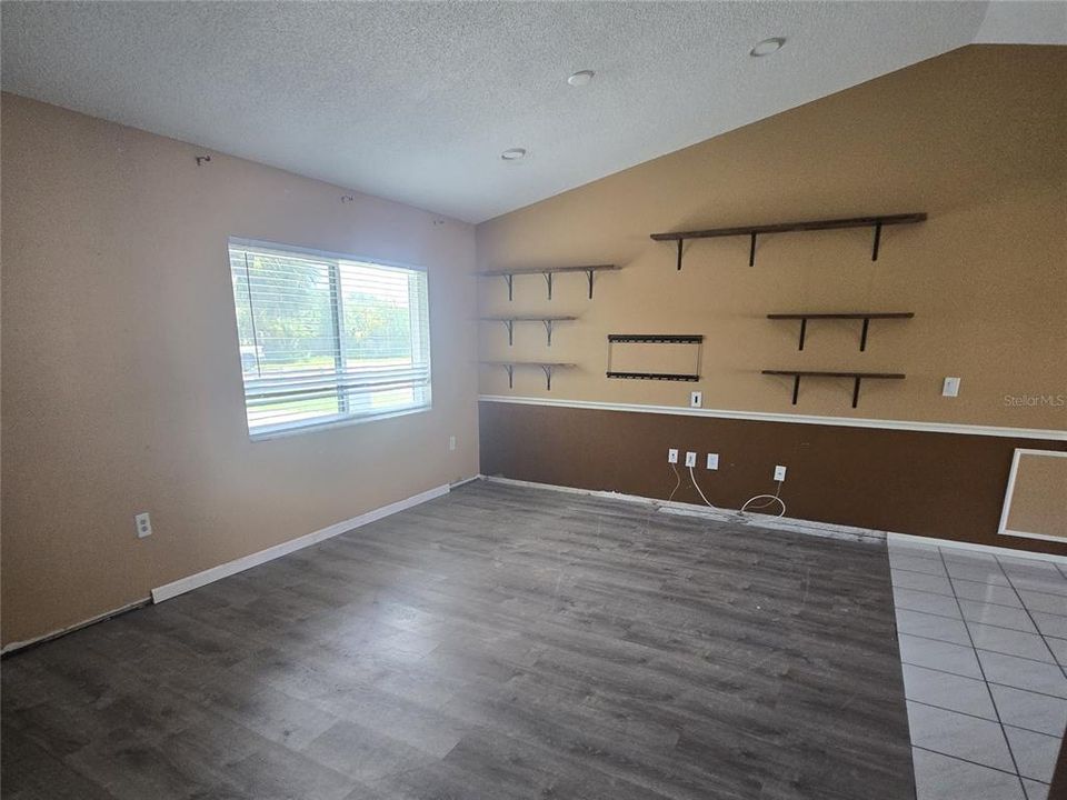 En Venta: $329,000 (3 camas, 2 baños, 1408 Pies cuadrados)