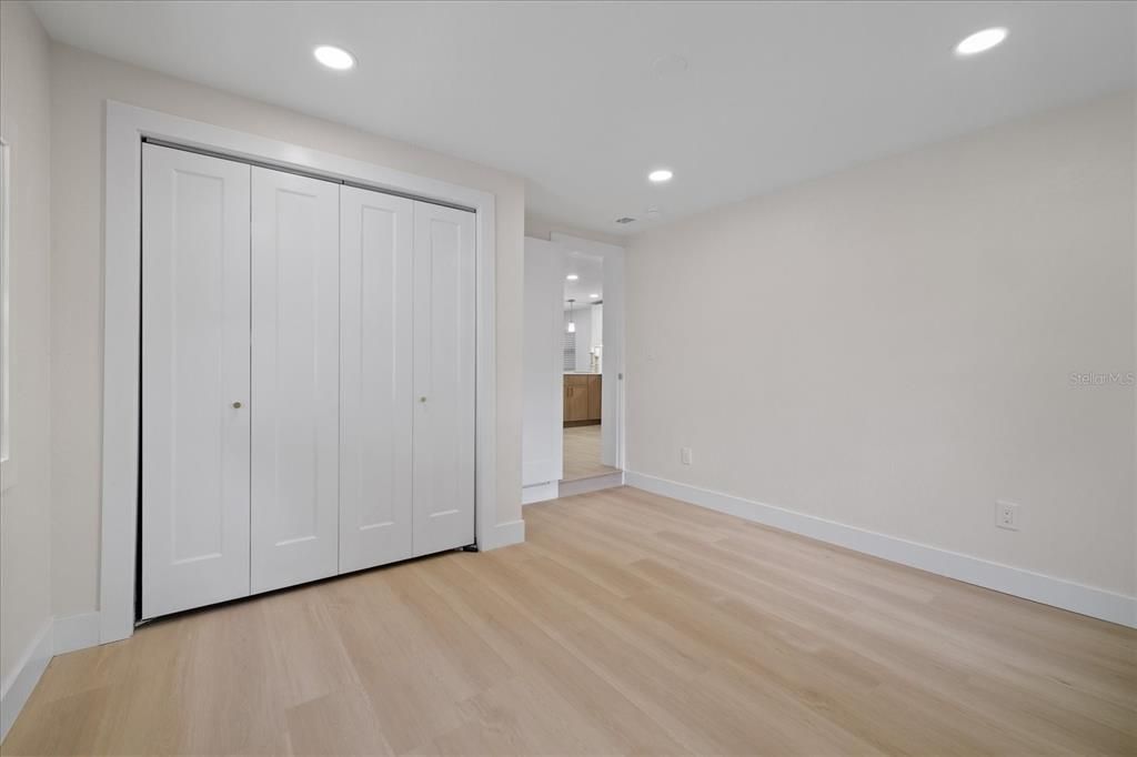 For Sale: $339,900 (3 beds, 2 baths, 1024 Square Feet)