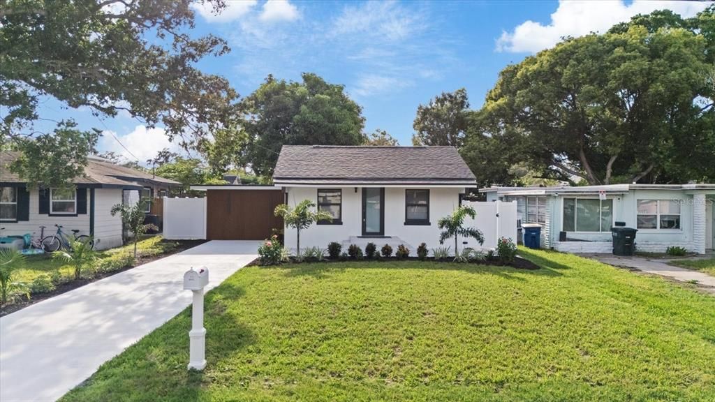 For Sale: $339,900 (3 beds, 2 baths, 1024 Square Feet)