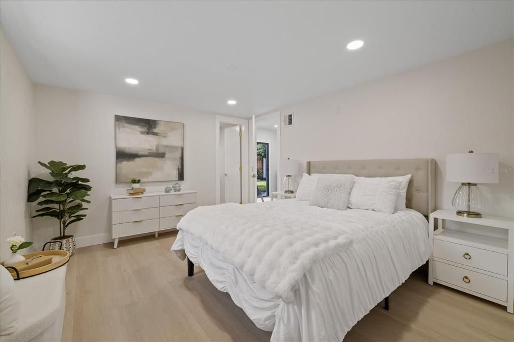 For Sale: $339,900 (3 beds, 2 baths, 1024 Square Feet)