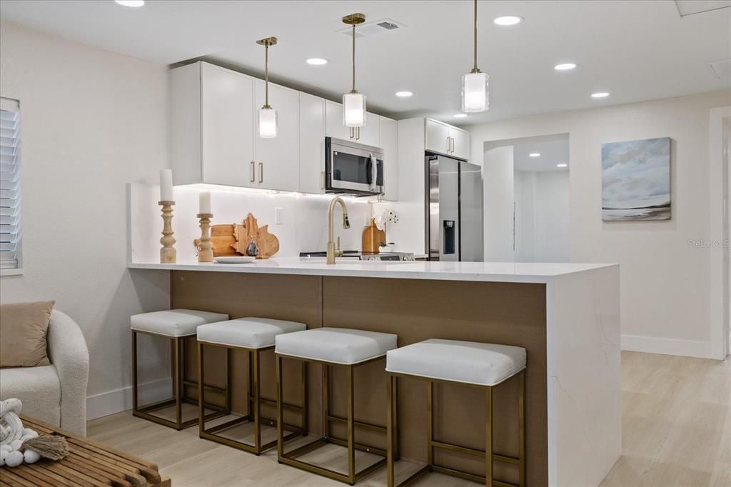 For Sale: $339,900 (3 beds, 2 baths, 1024 Square Feet)