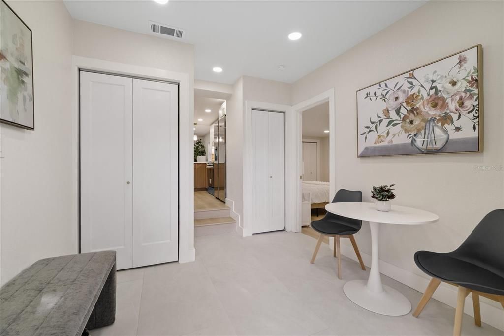 For Sale: $339,900 (3 beds, 2 baths, 1024 Square Feet)