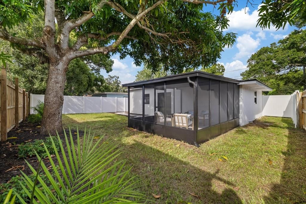For Sale: $339,900 (3 beds, 2 baths, 1024 Square Feet)