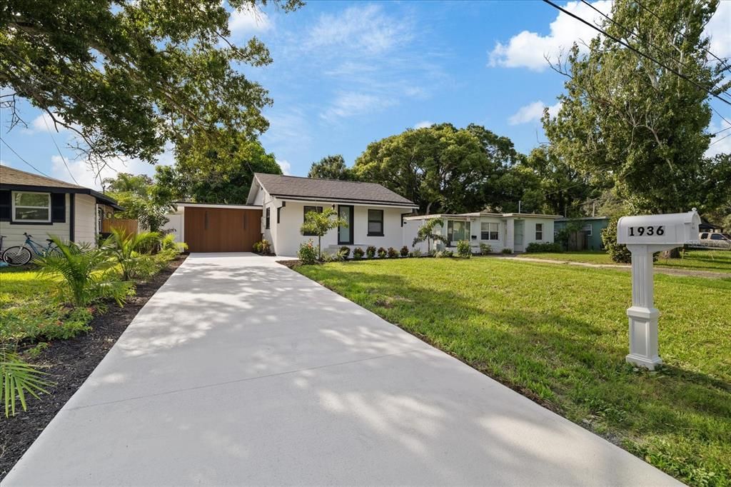 For Sale: $339,900 (3 beds, 2 baths, 1024 Square Feet)