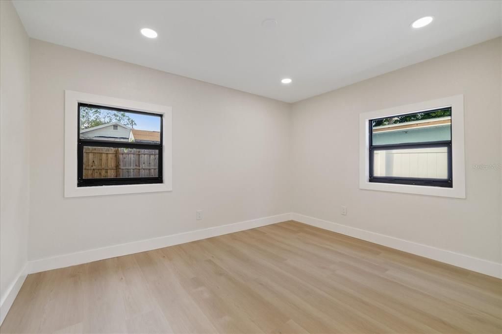 For Sale: $339,900 (3 beds, 2 baths, 1024 Square Feet)