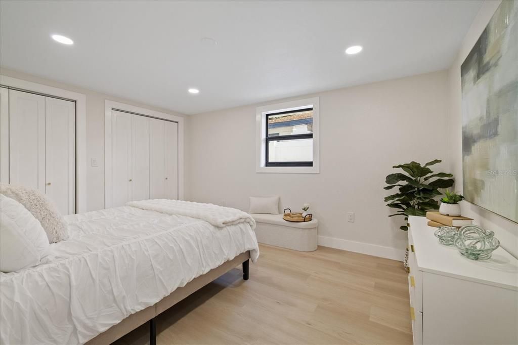 For Sale: $339,900 (3 beds, 2 baths, 1024 Square Feet)