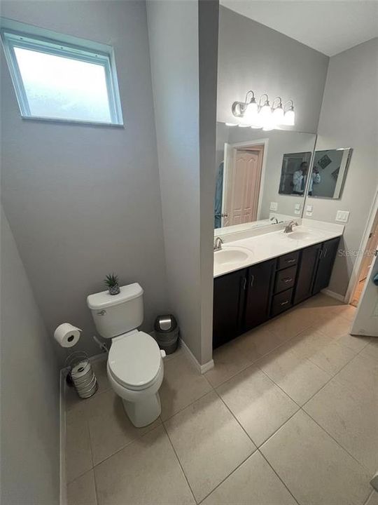 For Rent: $2,600 (4 beds, 2 baths, 1930 Square Feet)
