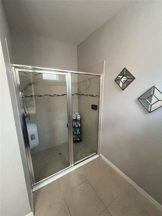 For Rent: $2,600 (4 beds, 2 baths, 1930 Square Feet)
