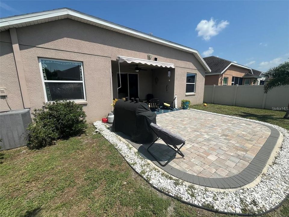 For Rent: $2,600 (4 beds, 2 baths, 1930 Square Feet)