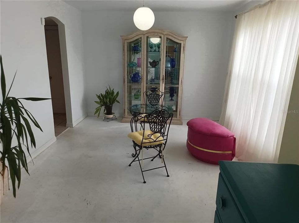 For Sale: $325,700 (4 beds, 2 baths, 2368 Square Feet)