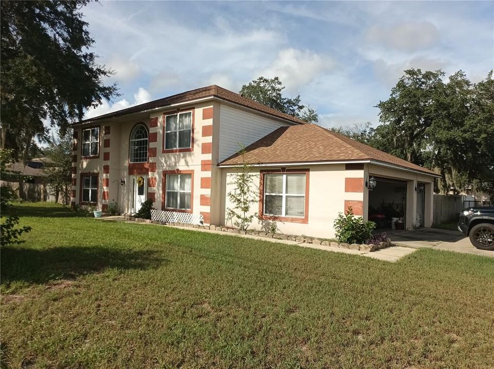 For Sale: $325,700 (4 beds, 2 baths, 2368 Square Feet)