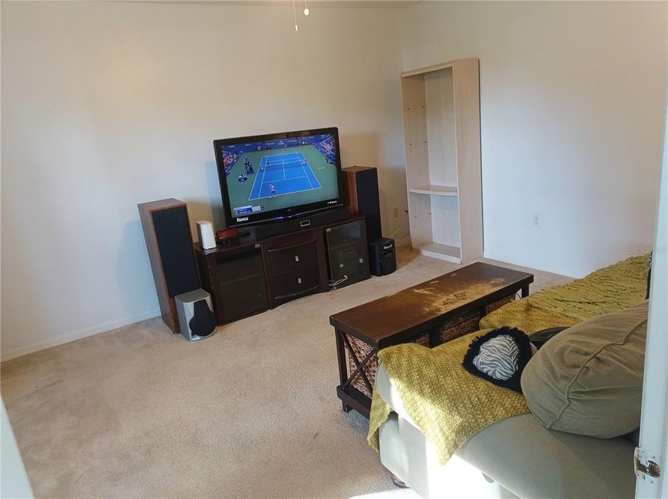 For Sale: $325,700 (4 beds, 2 baths, 2368 Square Feet)