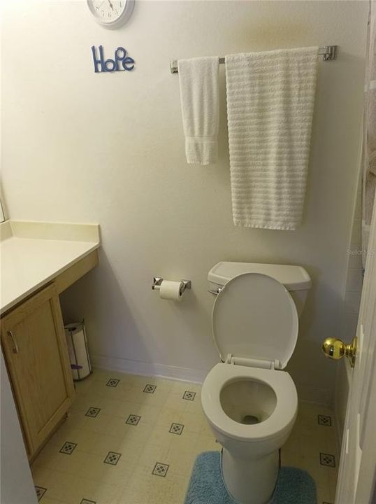 For Sale: $325,700 (4 beds, 2 baths, 2368 Square Feet)
